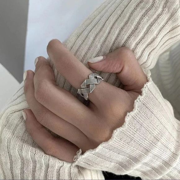 Minimalist 925 Sterling Silver Leaf Ring Criss Cross Ring Dainty Wrap Twist Ring - Picture 4 of 7